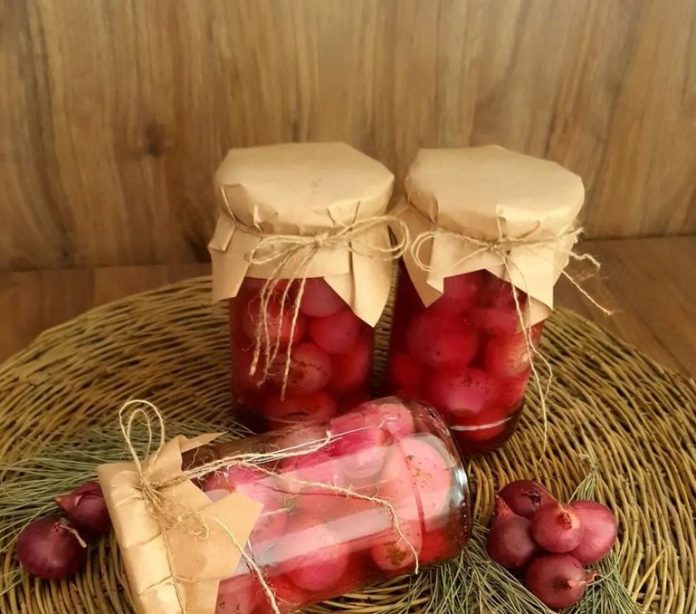 طرز تهیه ترشی پیاز قرمز