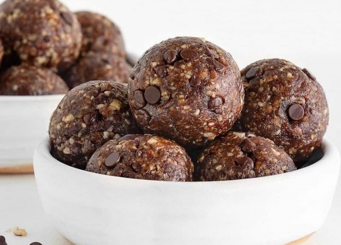 طرز تهیه دسر خرما قالبی