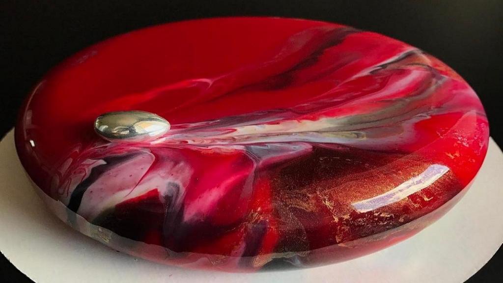 طرز تهیه ژله بریلو خانگی یا سس براق روی کیک با نشاسته ذرت