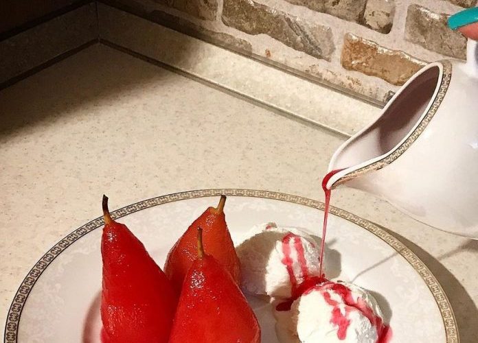 طرز تهیه گلابی ژله ای