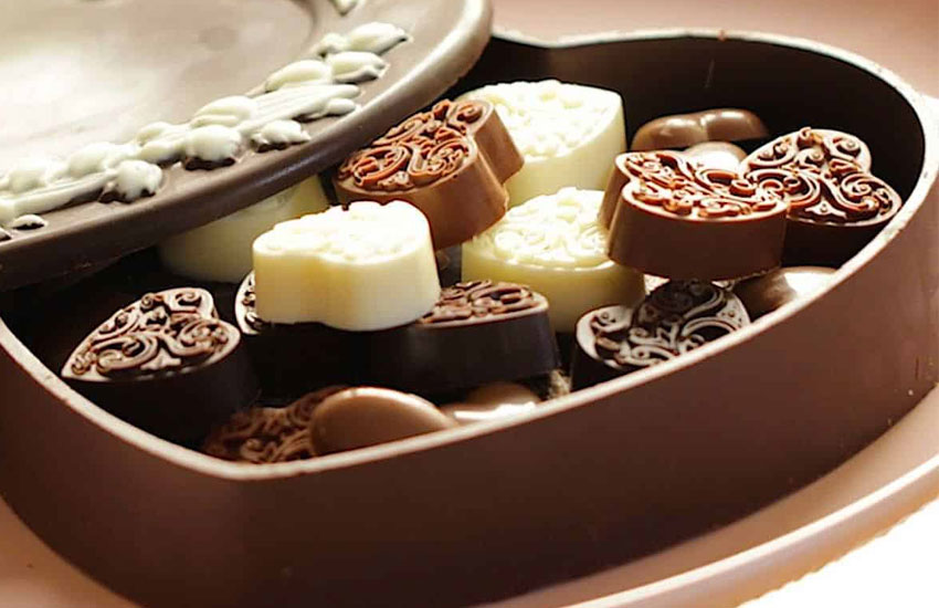 طرز تهیه شکلات دست ساز