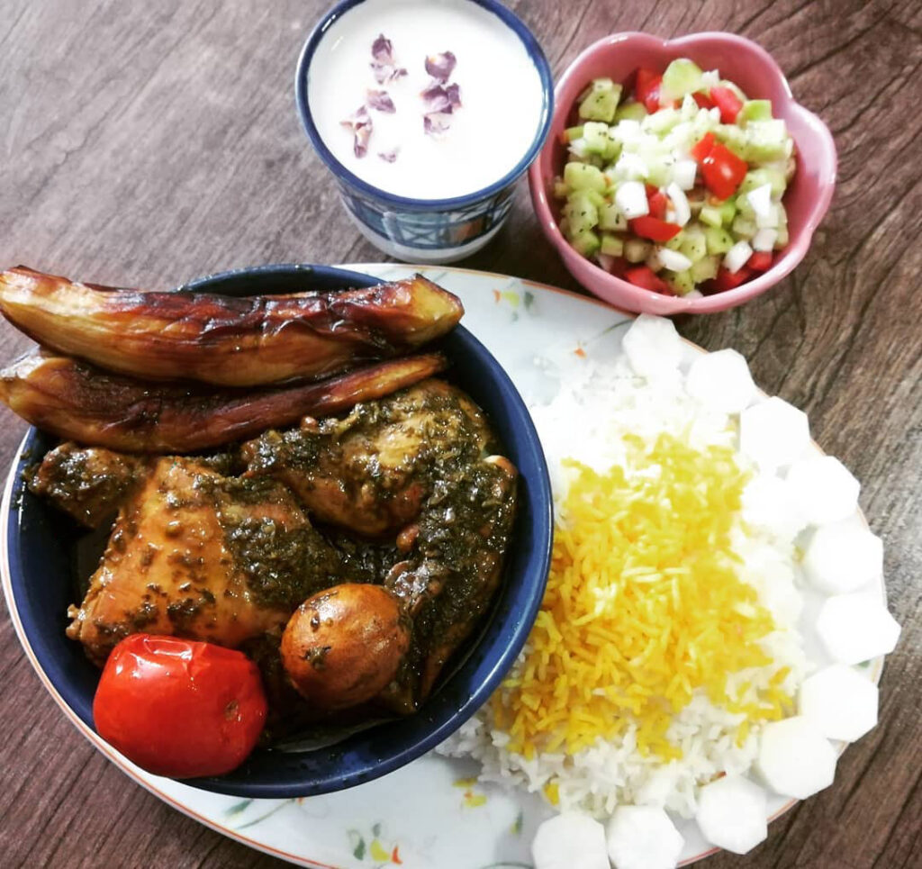 طرز تهیه خورشت قورمه سبزی گیلانی