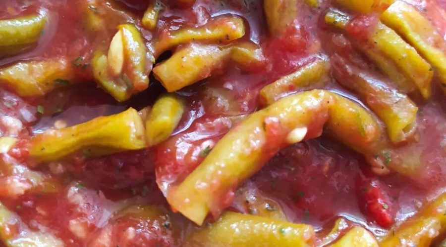 طرز تهیه ترشی لوبیا سبز با گوجه فرنگی رنده شده خوشمزه و خوشرنگ