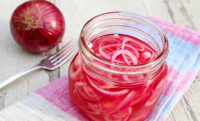 طرز تهیه ترشی پیاز قرمز