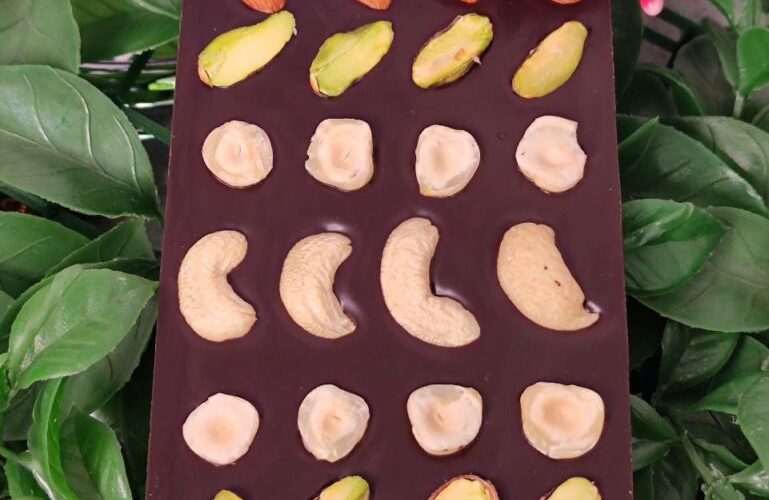 طرز تهیه شکلات دست ساز