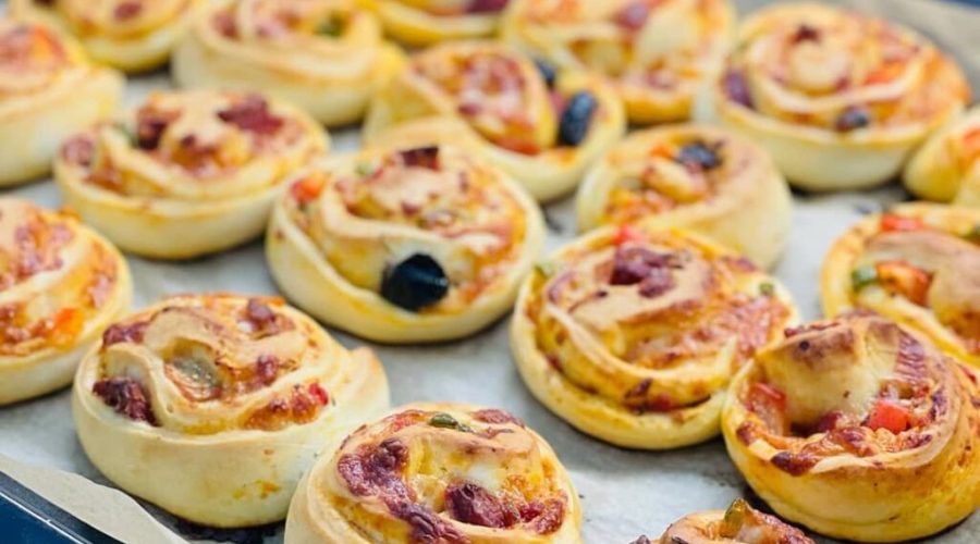 طرز تهیه پیتزا رولی