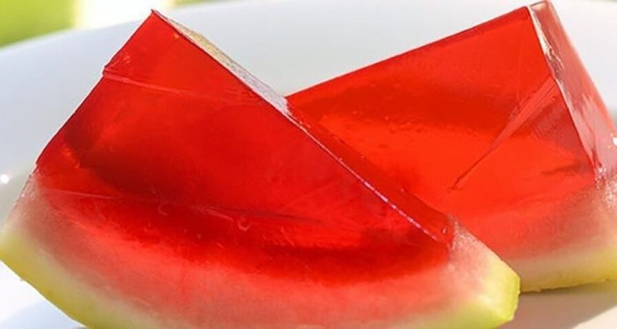 طرز تهیه ژله میوه ای در پوست هندوانه