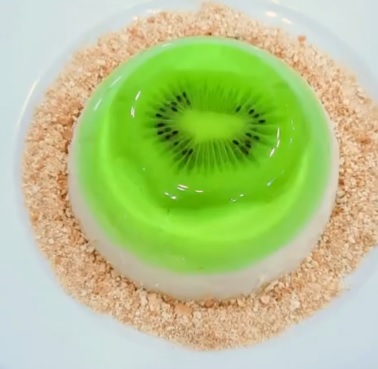 طرز تهیه ژله ویترینی با کیوی