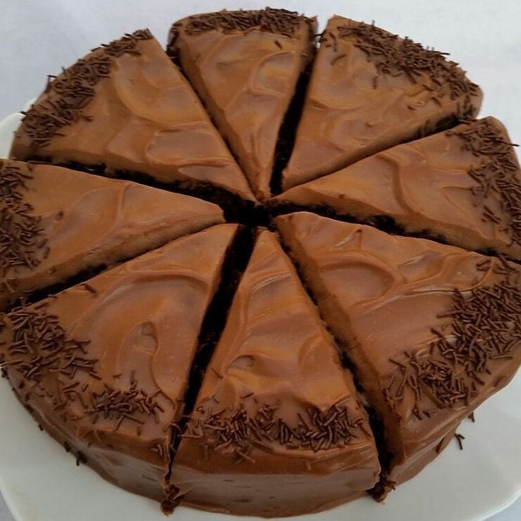 طرز تهیه گاناش روی کیک